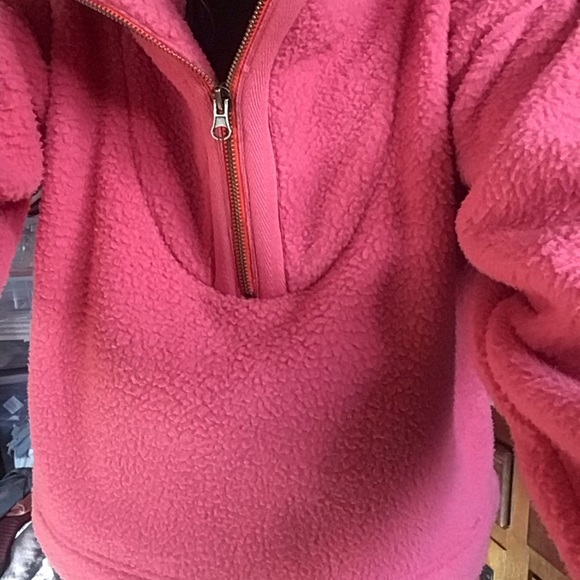 NEW! Fuzzy cropped peach fleece jacket - Picture 7 of 8